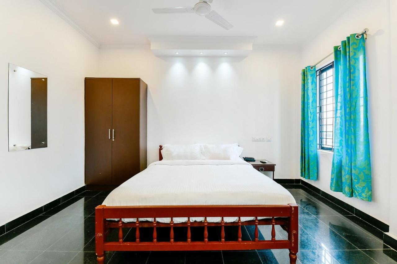 Spot On 39480 Vattekad Tourist Home คักคานาด ภายนอก รูปภาพ