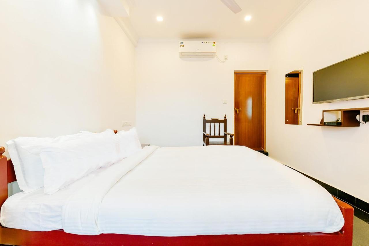 Spot On 39480 Vattekad Tourist Home คักคานาด ภายนอก รูปภาพ