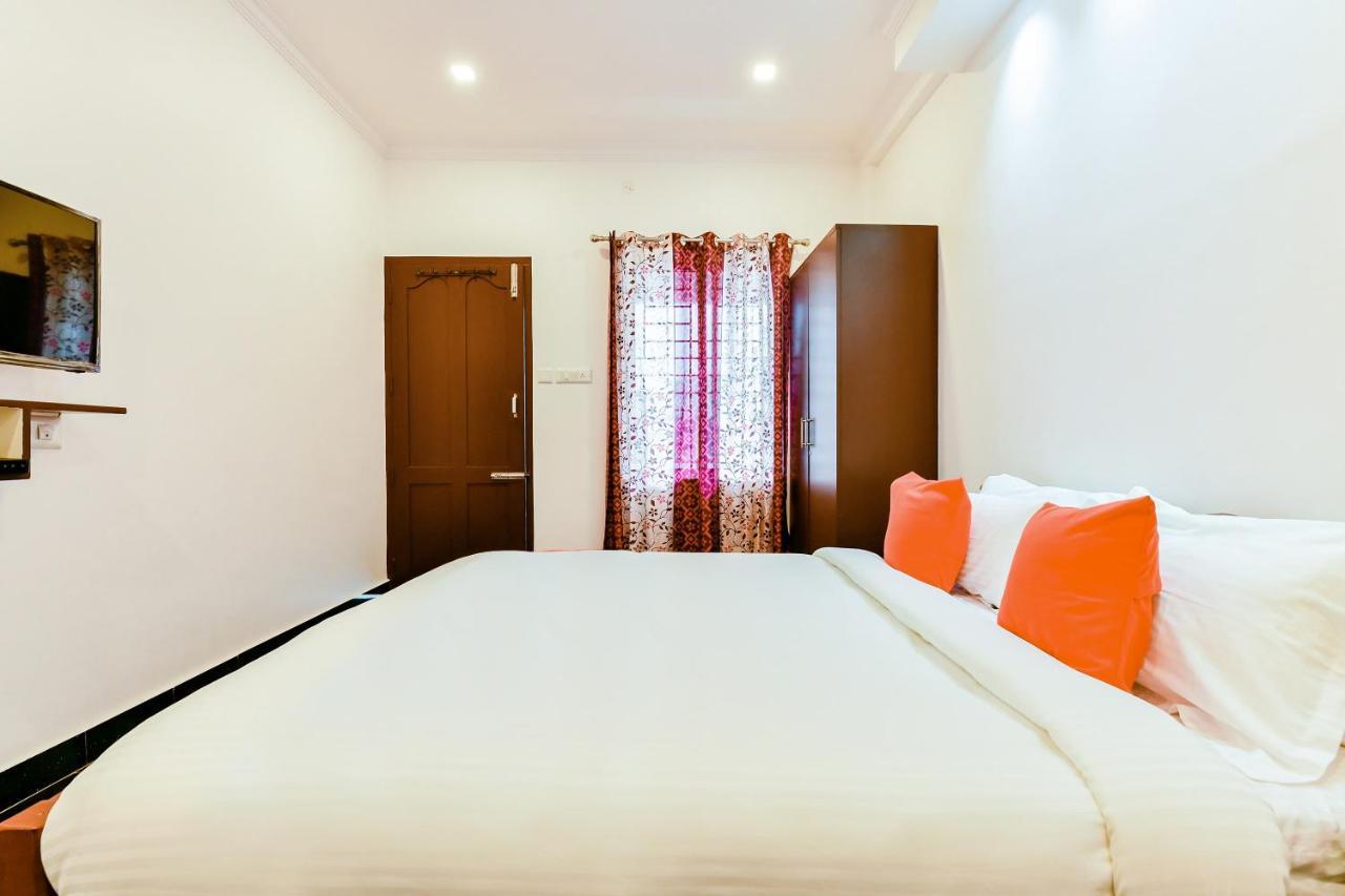 Spot On 39480 Vattekad Tourist Home คักคานาด ภายนอก รูปภาพ