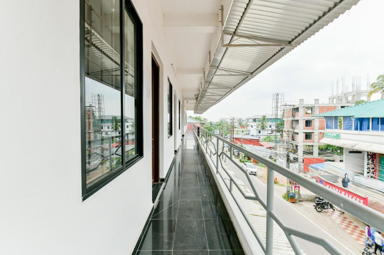 Spot On 39480 Vattekad Tourist Home คักคานาด ภายนอก รูปภาพ