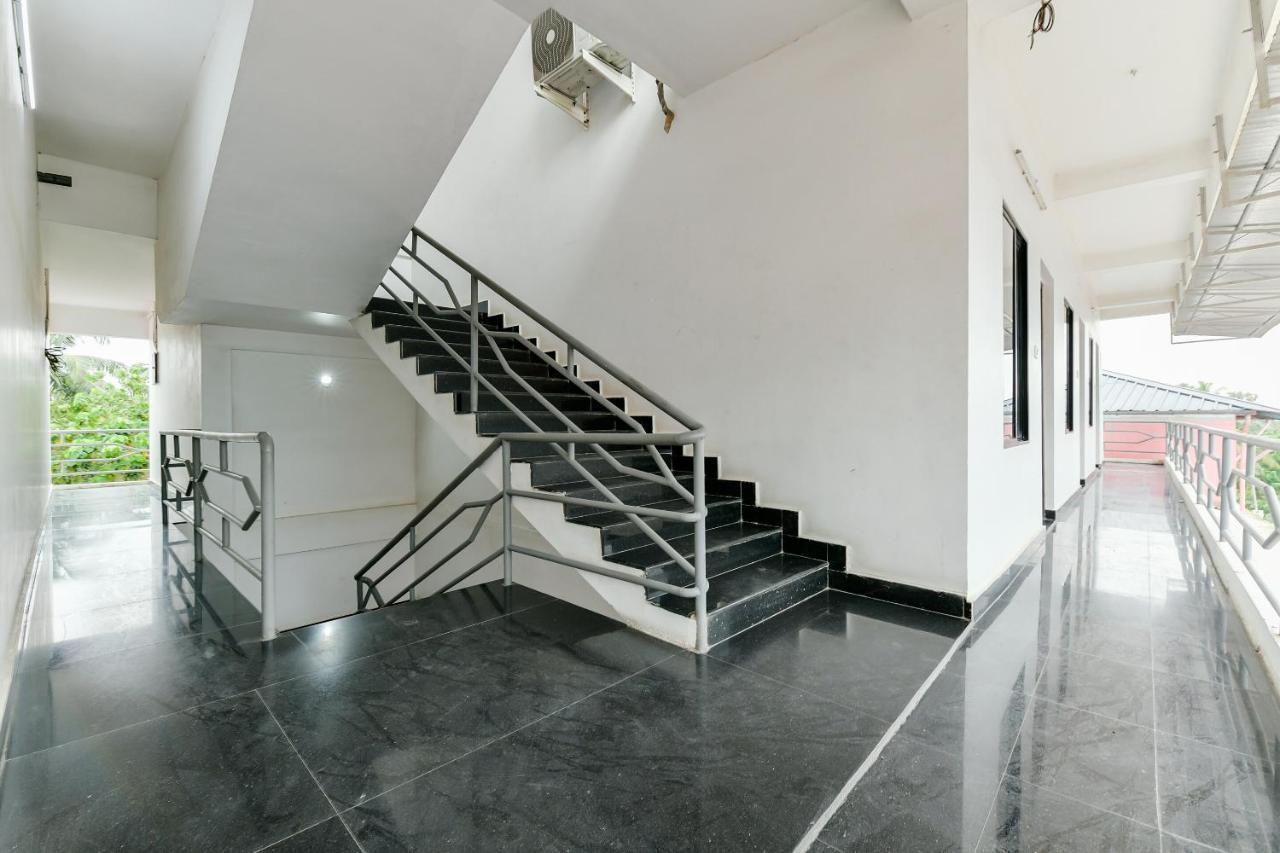 Spot On 39480 Vattekad Tourist Home คักคานาด ภายนอก รูปภาพ